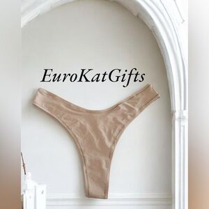 Skims Thong 2X NEW with tags